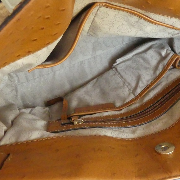 Michael Kors Ostrich Hamilton - MAKE ME AN OFFER! - Picture 6 of 8